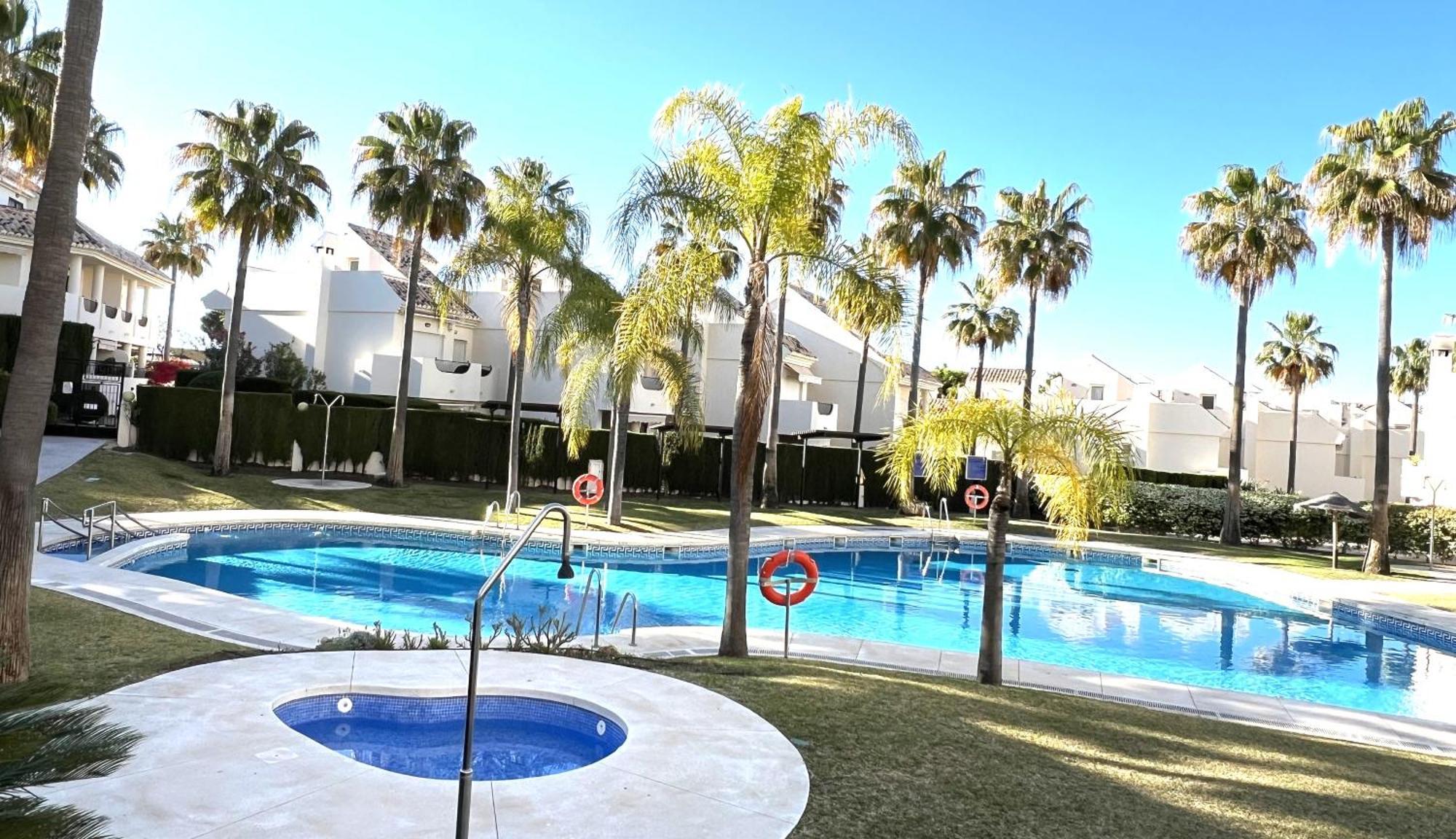 Stylish Townhouse In Beachfront Complex Marbella Zewnętrze zdjęcie