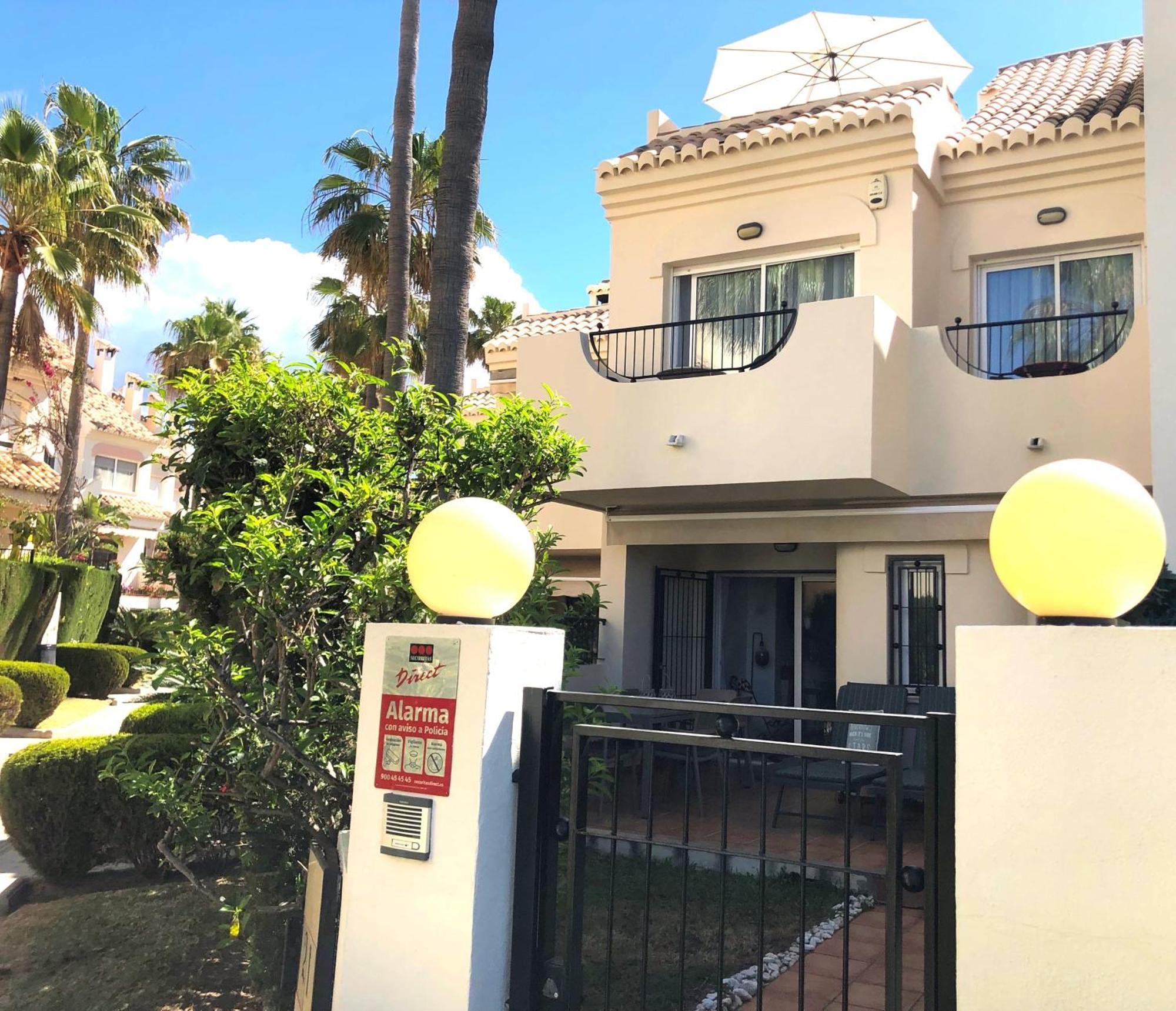 Stylish Townhouse In Beachfront Complex Marbella Zewnętrze zdjęcie
